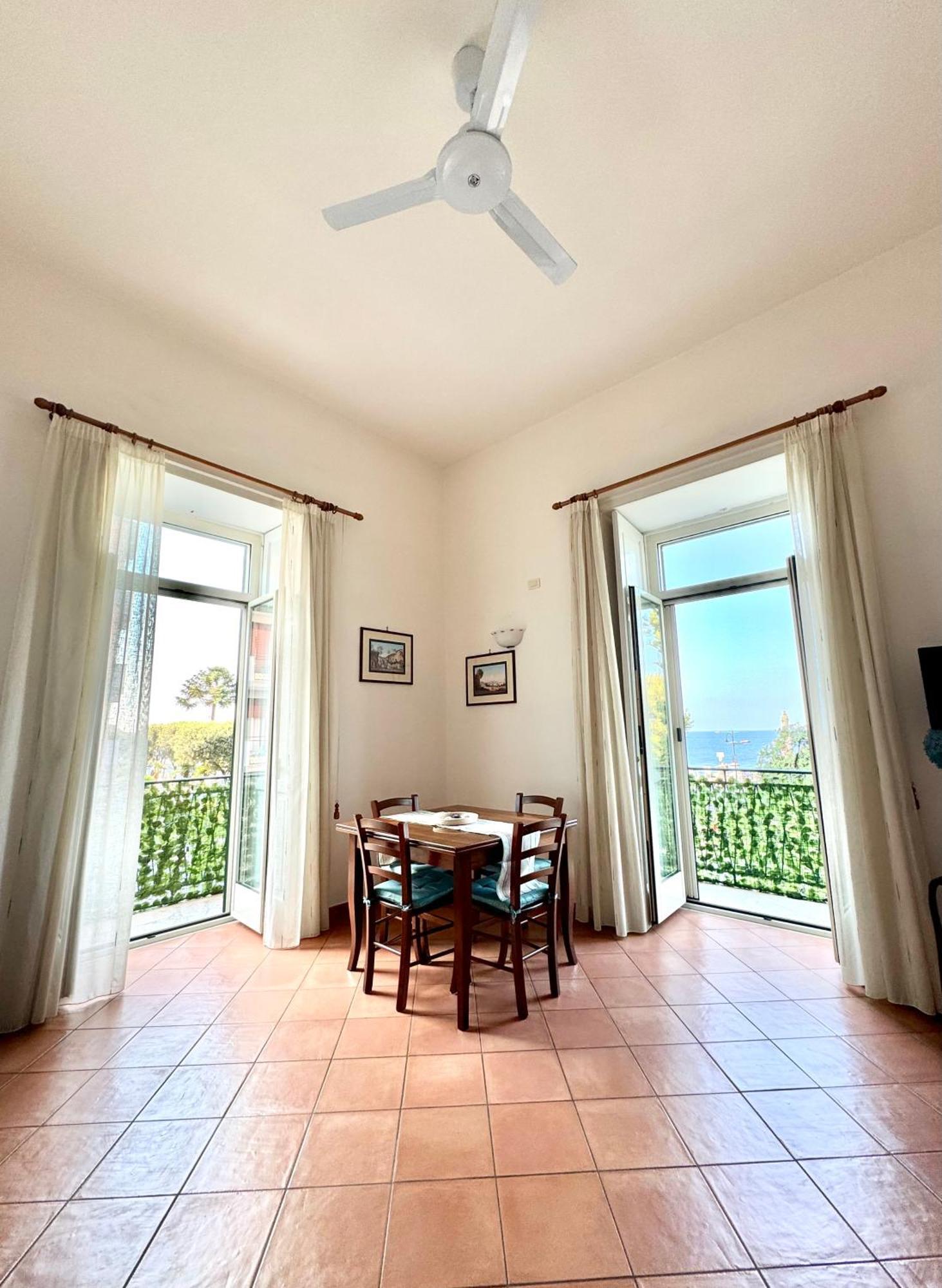 Vila Uno Sguardo Sul Mare Maiori Exteriér fotografie
